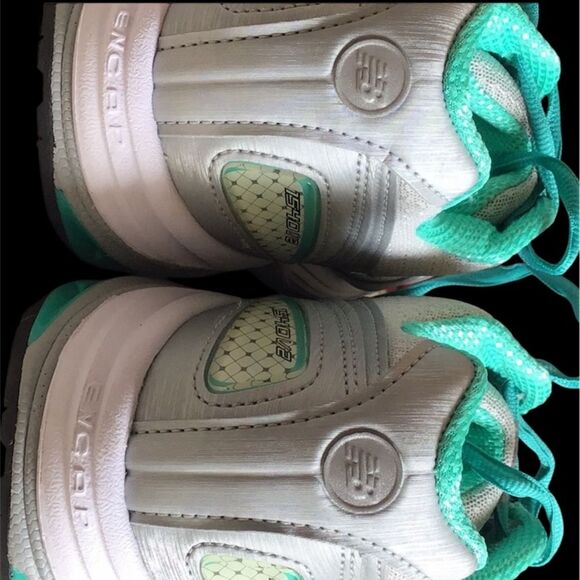 New Balance Womens running shoes AMAZING CONDITION! - Picture 5 of 9